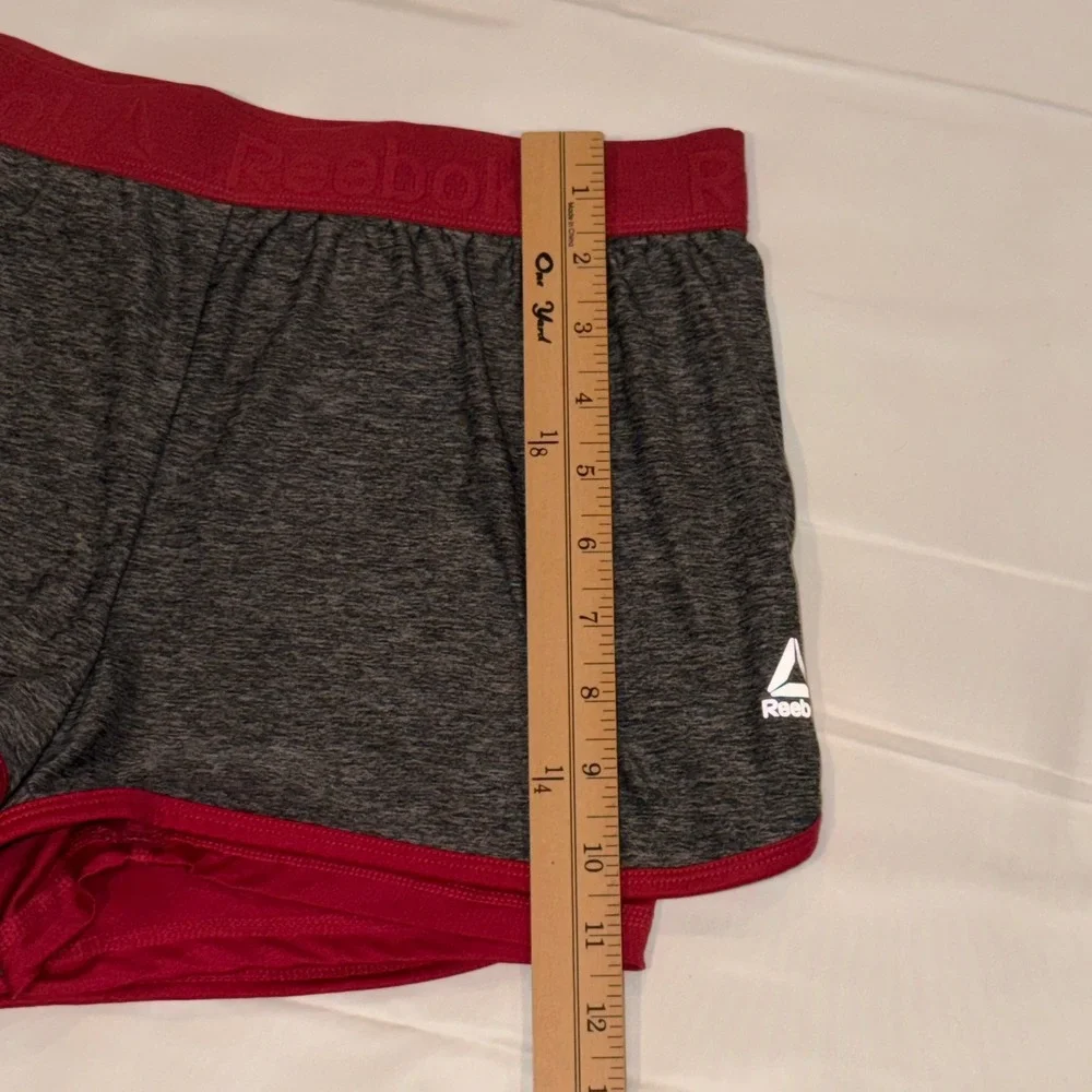 Reebok Running Shorts Womens Medium Gray Hot Pink 2-in-1 Athletic Dolphin Shorts